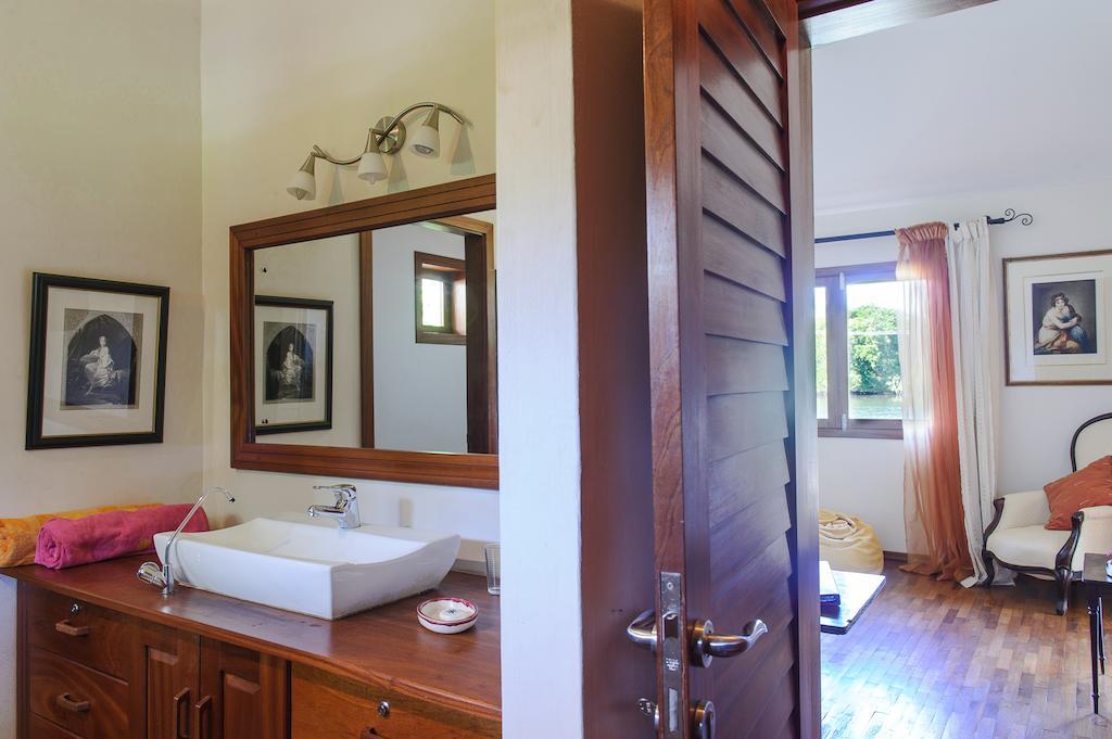 The River House Apartment Tamarin Room photo